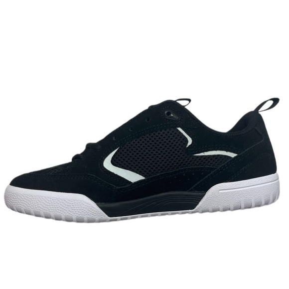 Es Quattro size 8.5 black and white brand new suede skateboarding shoes main image 4